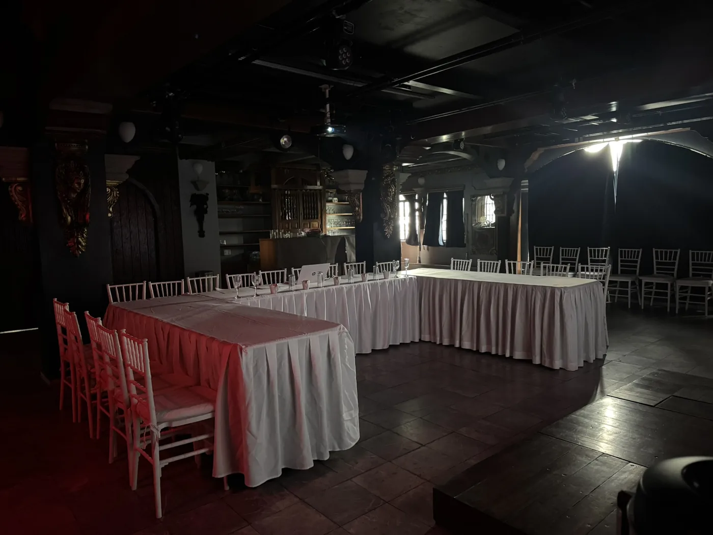 Montaje de banquete en el Foro Salón Lanzilotti